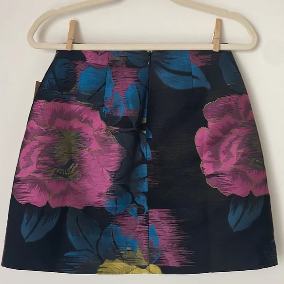 Rachel Roy: Pleated Floral Mini Skirt Size 0. - Picture 4 of 8